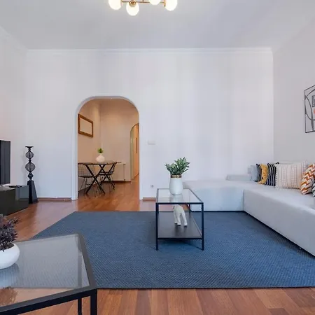 High-ceiling Three-bedroom اسطنبول