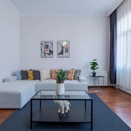 High-ceiling Three-bedroom *