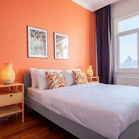 High-ceiling Three-bedroom * 伊斯坦布尔