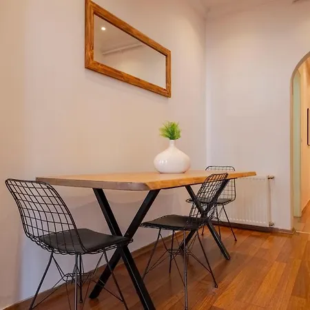 High-ceiling Three-bedroom