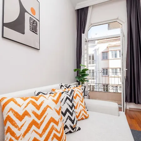 High-ceiling Three-bedroom 伊斯坦布尔