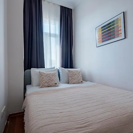 アパート High-ceiling Three-bedroom イスタンブール
