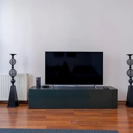 High-ceiling Three-bedroom דירה *