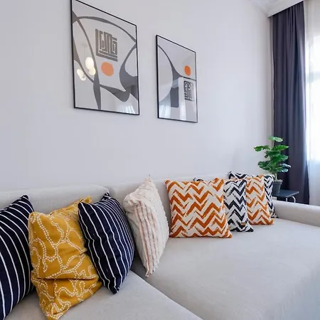 High-ceiling Three-bedroom Daire